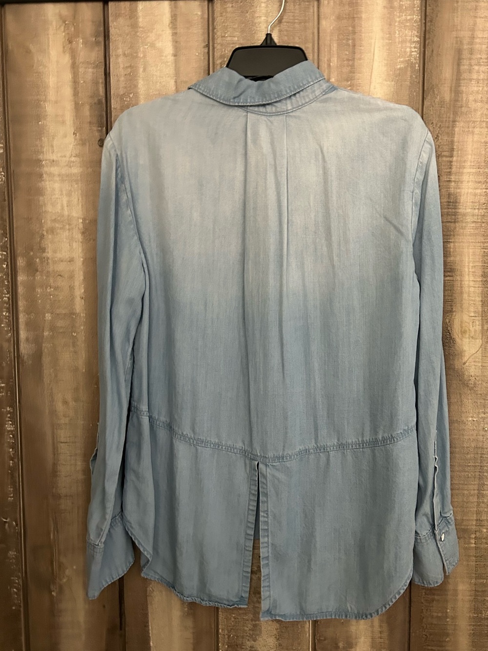 Anthropologie Cloth & Stone Split-Back Chambray Buttondown Shirt, M - Picture 11 of 13